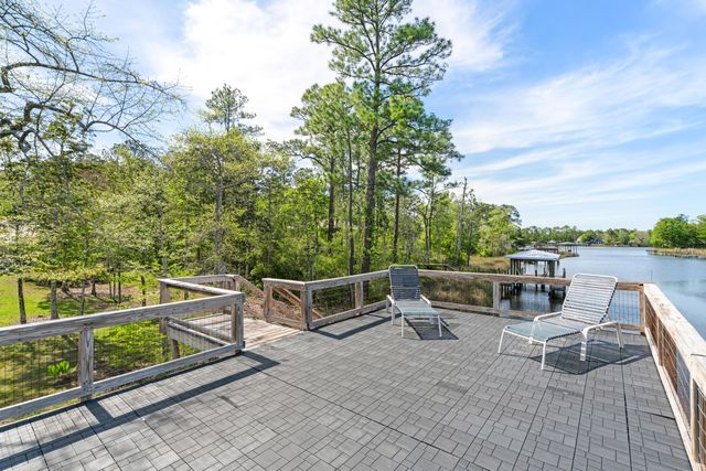 528 Bay Grove Road, Freeport, FL 32439