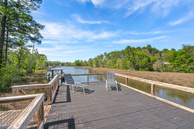 528 Bay Grove Road, Freeport, FL 32439