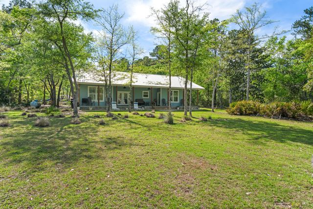 528 Bay Grove Road, Freeport, FL 32439