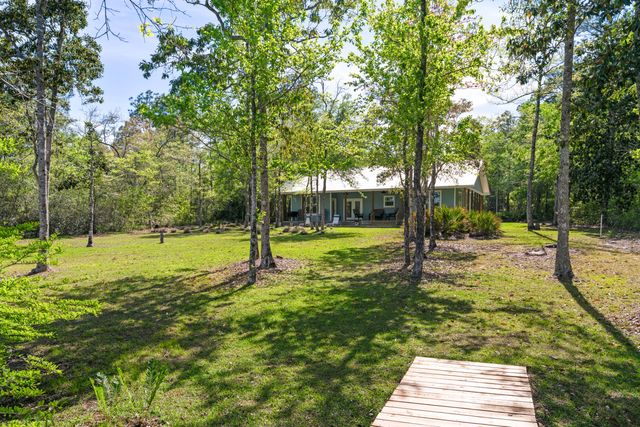 528 Bay Grove Road, Freeport, FL 32439