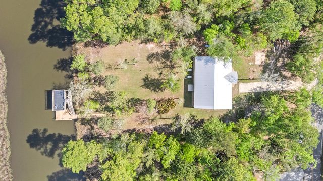 528 Bay Grove Road, Freeport, FL 32439