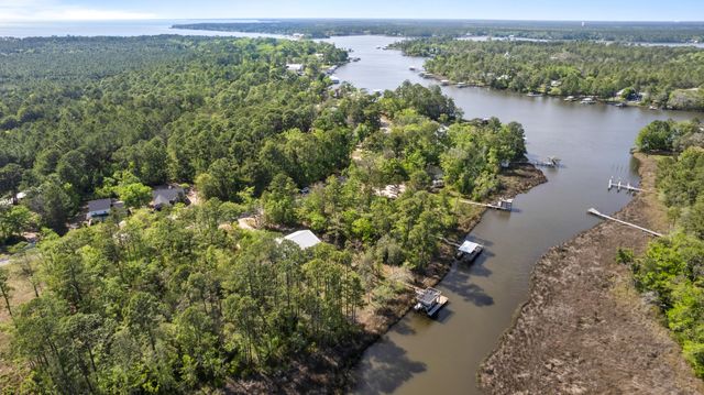 528 Bay Grove Road, Freeport, FL 32439