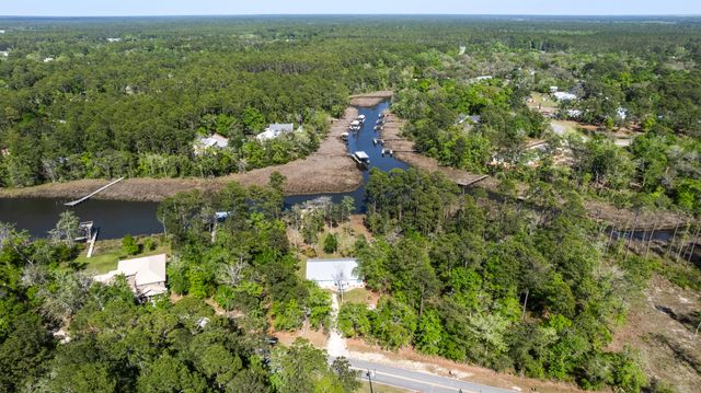 528 Bay Grove Road, Freeport, FL 32439
