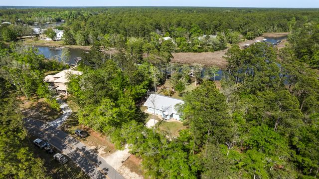 528 Bay Grove Road, Freeport, FL 32439