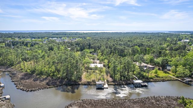 528 Bay Grove Road, Freeport, FL 32439