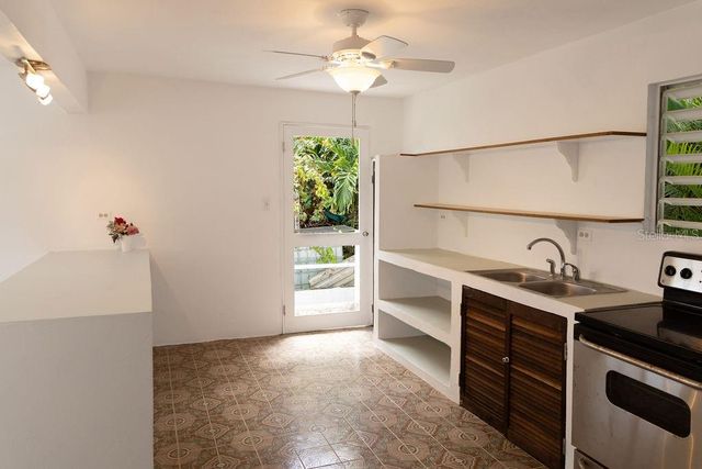 500 BRAVOS DE BOSTON, Vieques, PR 00765