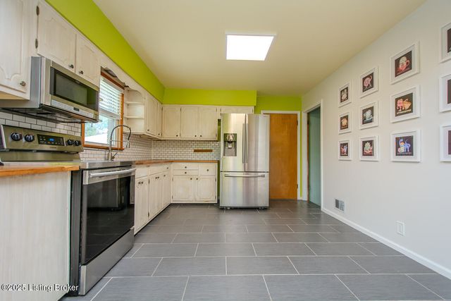 4106 Wallingford Ln, Louisville, KY 40218