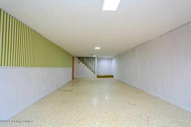 4106 Wallingford Ln, Louisville, KY 40218