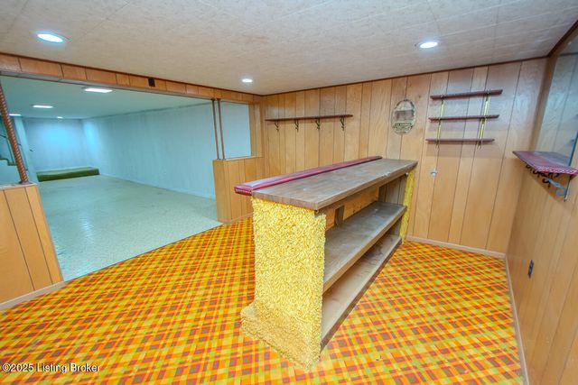 4106 Wallingford Ln, Louisville, KY 40218