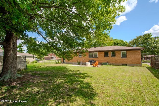 4106 Wallingford Ln, Louisville, KY 40218