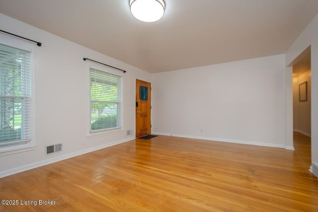 4106 Wallingford Ln, Louisville, KY 40218