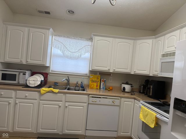 10793 Oriole Court, Indianapolis, IN 46231