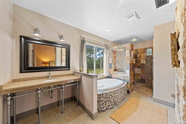 183 Teton Lane, Fredericksburg, TX 78624