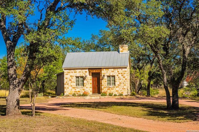 183 Teton Lane, Fredericksburg, TX 78624
