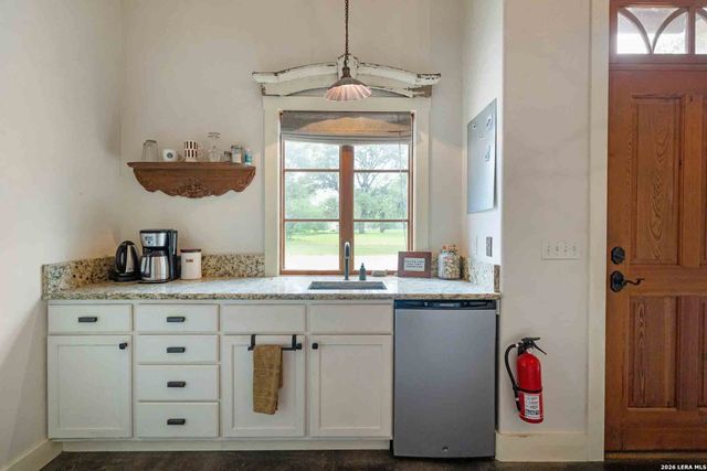 183 Teton Lane, Fredericksburg, TX 78624