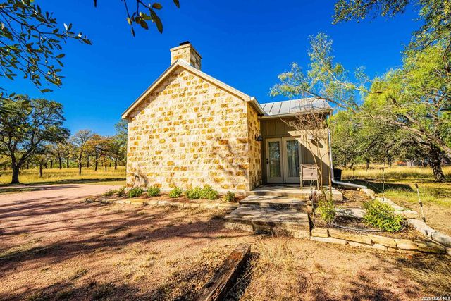 183 Teton Lane, Fredericksburg, TX 78624