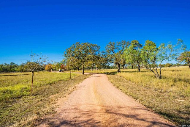 183 Teton Lane, Fredericksburg, TX 78624