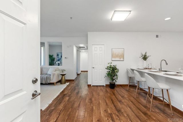 12362 Carmel Country Road 201, San Diego, CA 92130