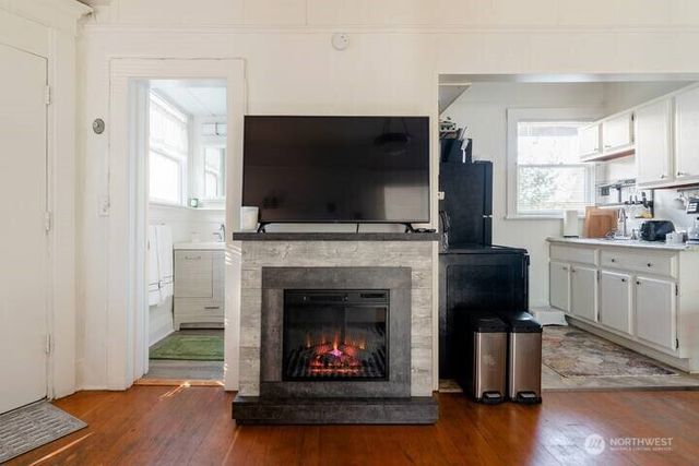 1808 E Harrison Street, Seattle, WA 98112