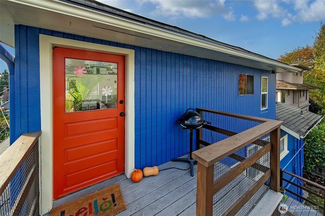 1808 E Harrison Street, Seattle, WA 98112