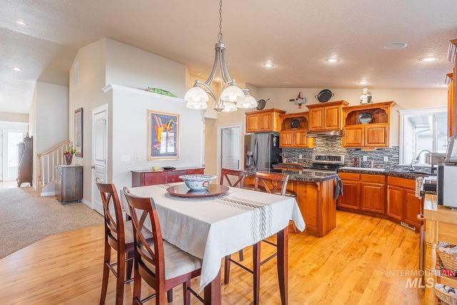 2084 W Cross Creek, Nampa, ID 83686