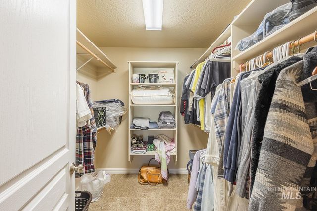 2084 W Cross Creek, Nampa, ID 83686