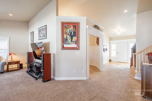 2084 W Cross Creek, Nampa, ID 83686