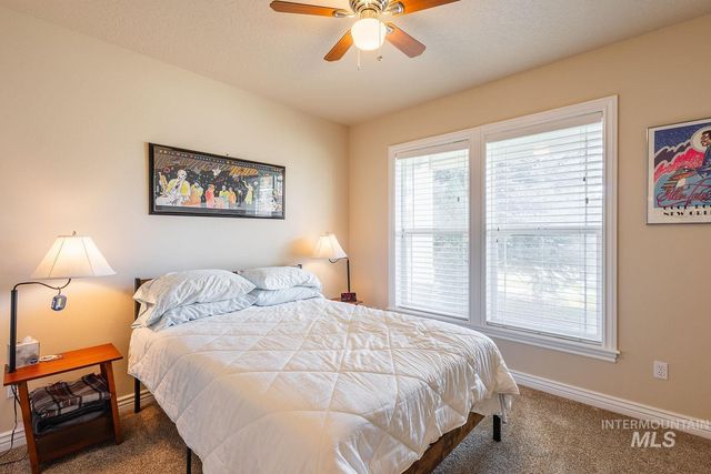 2084 W Cross Creek, Nampa, ID 83686