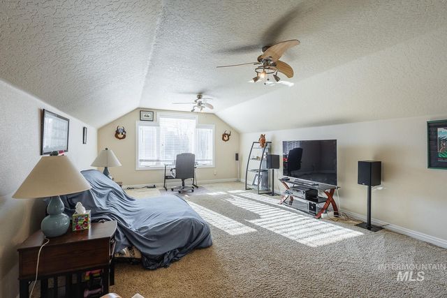 2084 W Cross Creek, Nampa, ID 83686