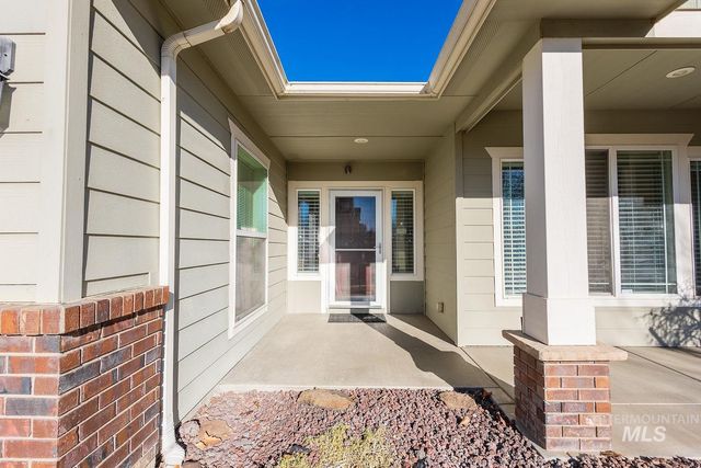 2084 W Cross Creek, Nampa, ID 83686