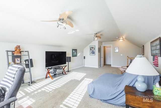 2084 W Cross Creek, Nampa, ID 83686