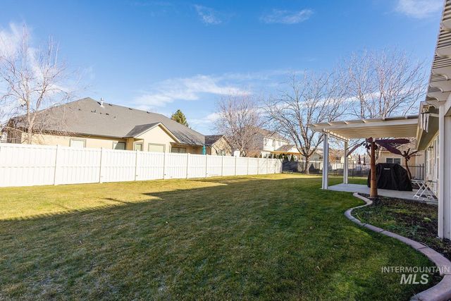 2084 W Cross Creek, Nampa, ID 83686