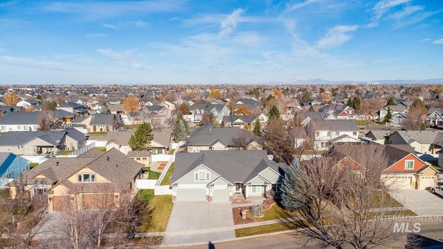 2084 W Cross Creek, Nampa, ID 83686