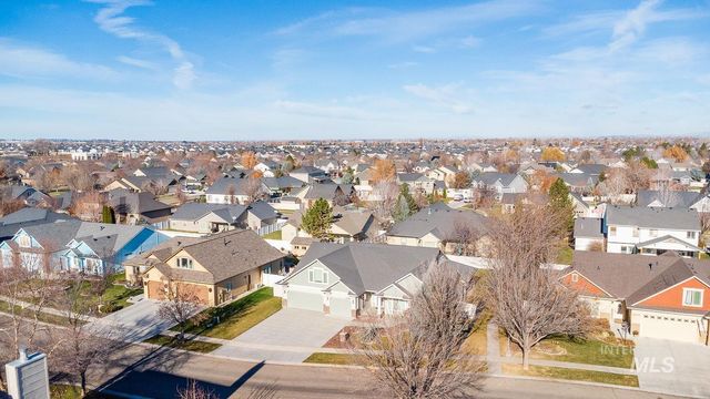2084 W Cross Creek, Nampa, ID 83686