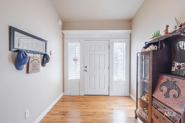 2084 W Cross Creek, Nampa, ID 83686