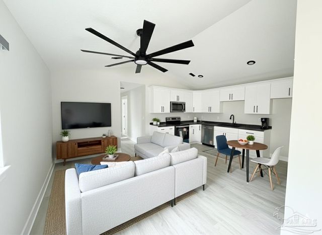 3223 Damon Dr, Milton, FL 32583