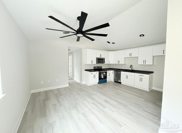 3223 Damon Dr, Milton, FL 32583