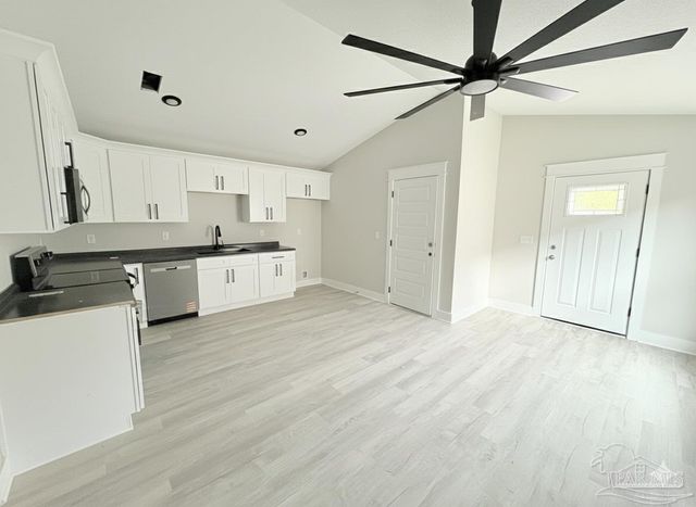 3223 Damon Dr, Milton, FL 32583