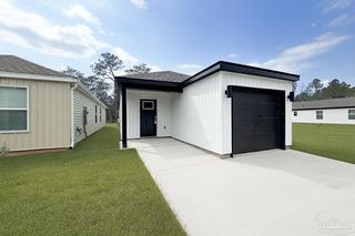 3223 Damon Dr, Milton, FL 32583