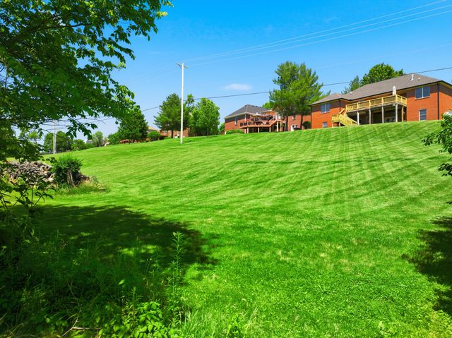3032 Woodfield Circle, Richmond, KY 40475
