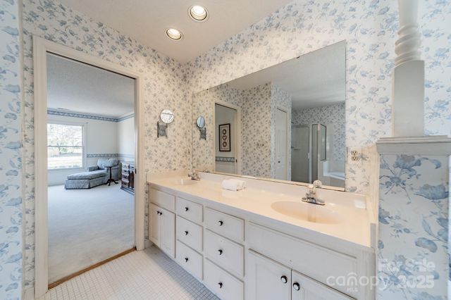 2260 Wynbourne Drive, Gastonia, NC 28056