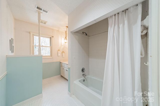 2260 Wynbourne Drive, Gastonia, NC 28056