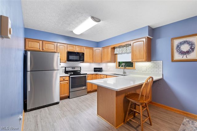 380 Naples Drive, Elyria, OH 44035
