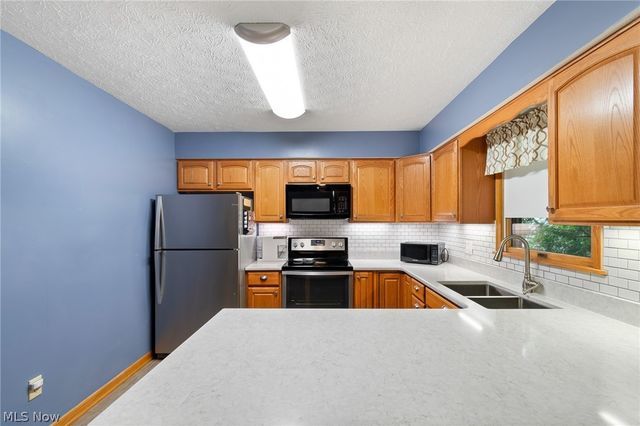 380 Naples Drive, Elyria, OH 44035
