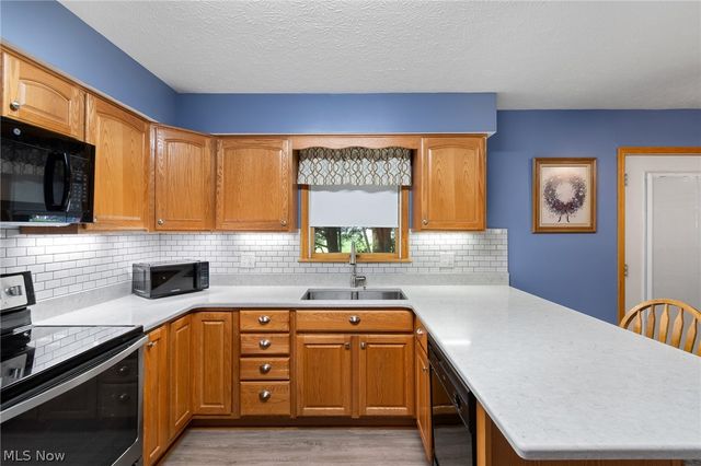 380 Naples Drive, Elyria, OH 44035