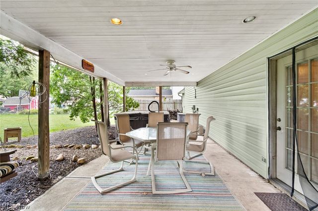 380 Naples Drive, Elyria, OH 44035