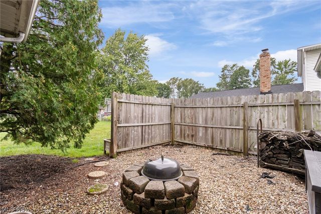 380 Naples Drive, Elyria, OH 44035