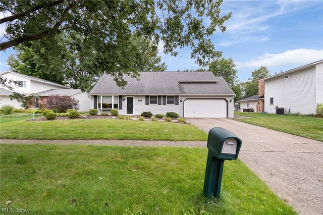 380 Naples Drive, Elyria, OH 44035