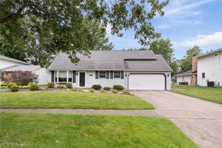 380 Naples Drive, Elyria, OH 44035