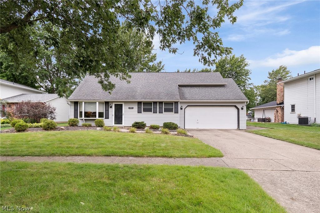 380 Naples Drive, Elyria, OH 44035